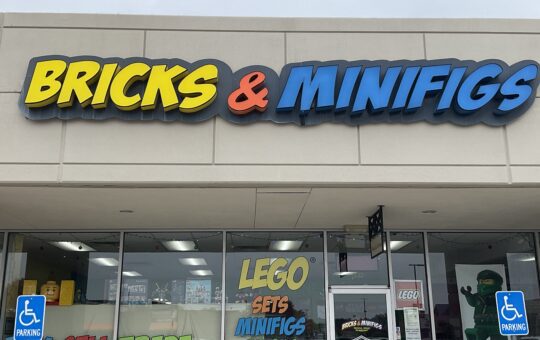 Bricks & Minifigs Lego store in Plano